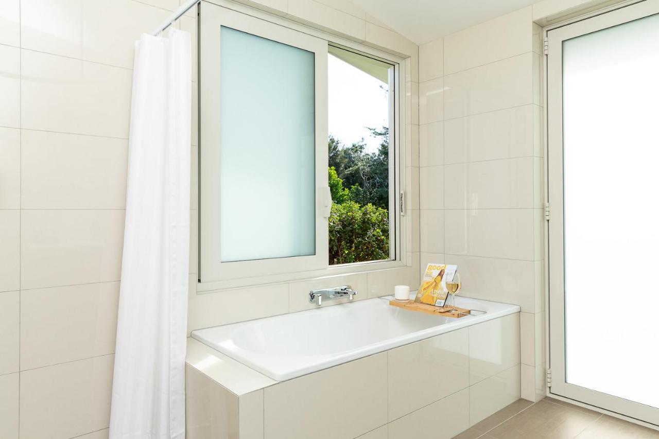 Anam Cara Gardens Luxury Villa Private Bedrooms And Ensuite Bathrooms Sleeps 9 Otaki Exterior photo