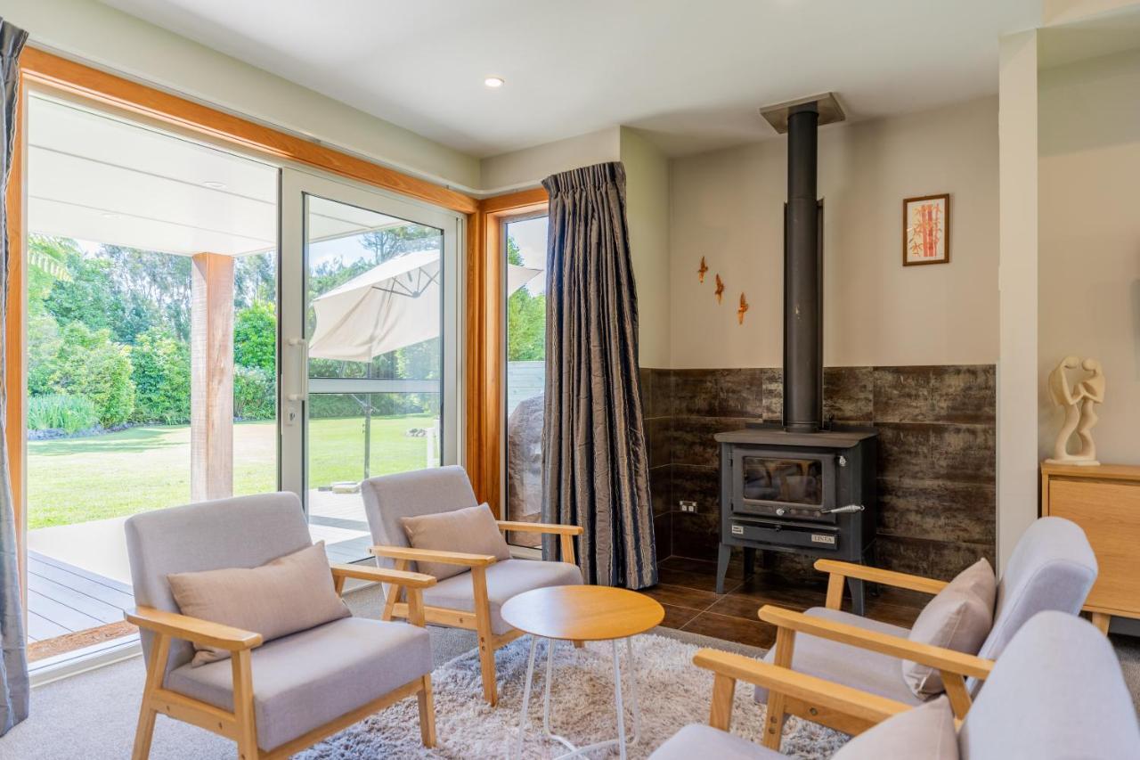 Anam Cara Gardens Luxury Villa Private Bedrooms And Ensuite Bathrooms Sleeps 9 Otaki Exterior photo