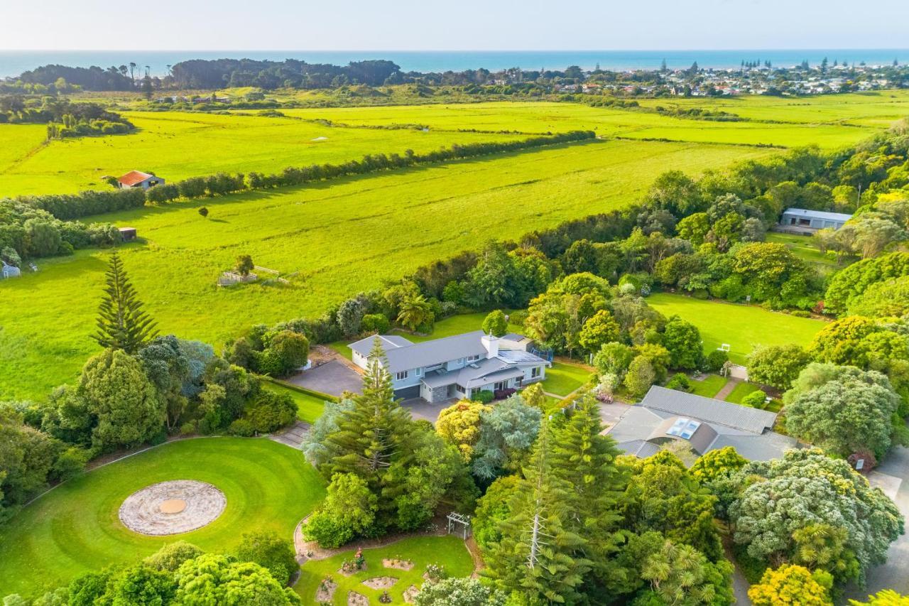 Anam Cara Gardens Luxury Villa Private Bedrooms And Ensuite Bathrooms Sleeps 9 Otaki Exterior photo
