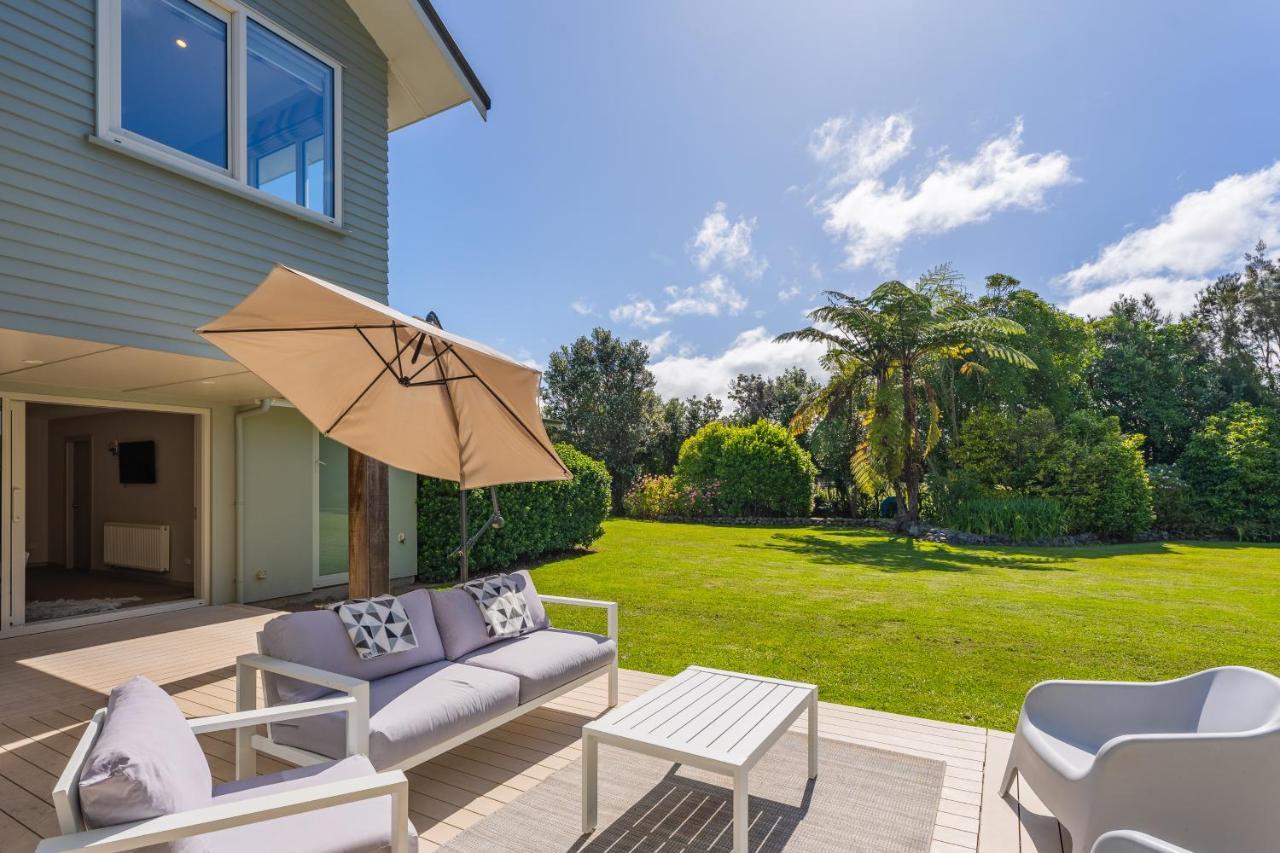 Anam Cara Gardens Luxury Villa Private Bedrooms And Ensuite Bathrooms Sleeps 9 Otaki Exterior photo