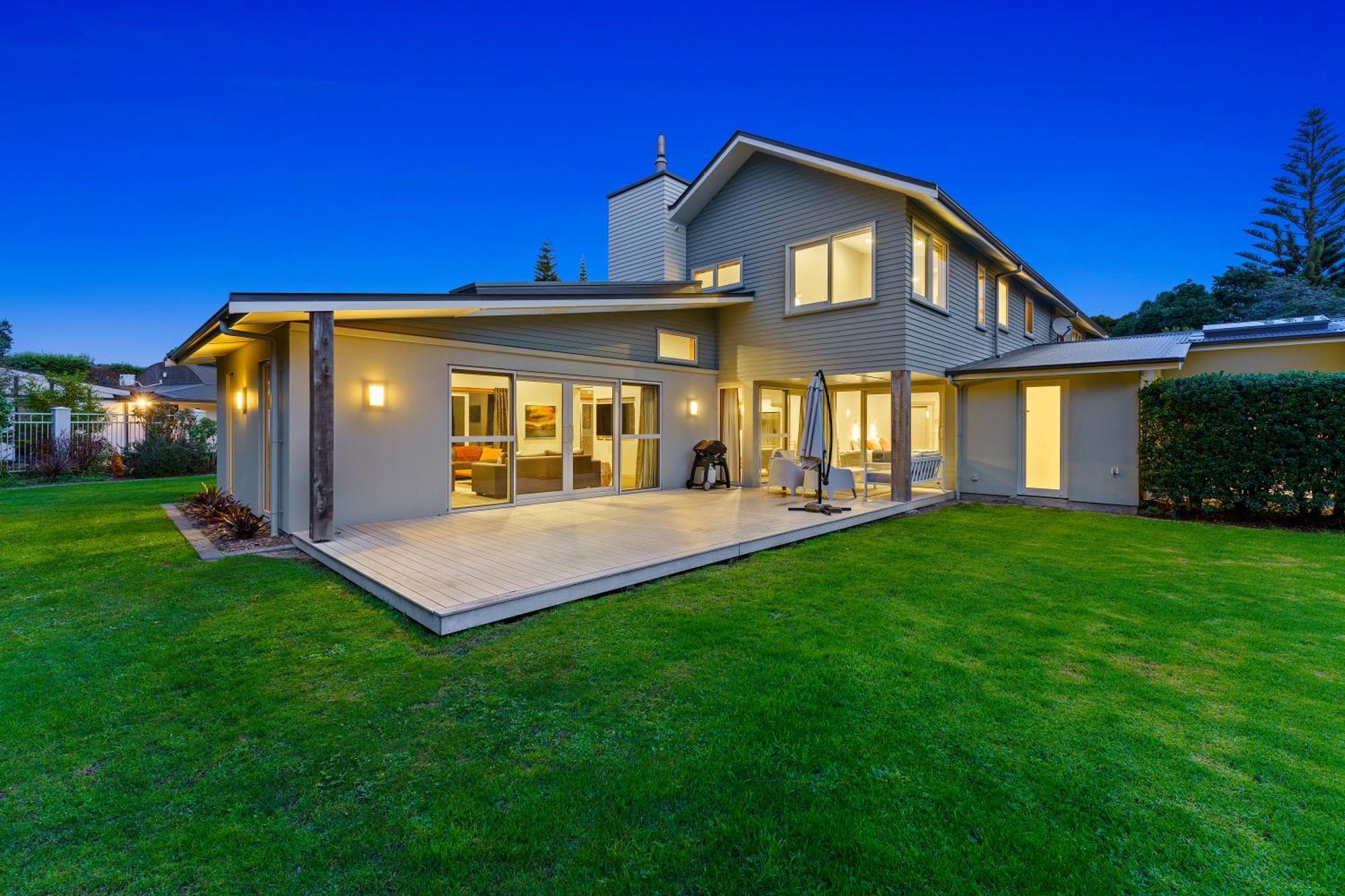 Anam Cara Gardens Luxury Villa Private Bedrooms And Ensuite Bathrooms Sleeps 9 Otaki Exterior photo