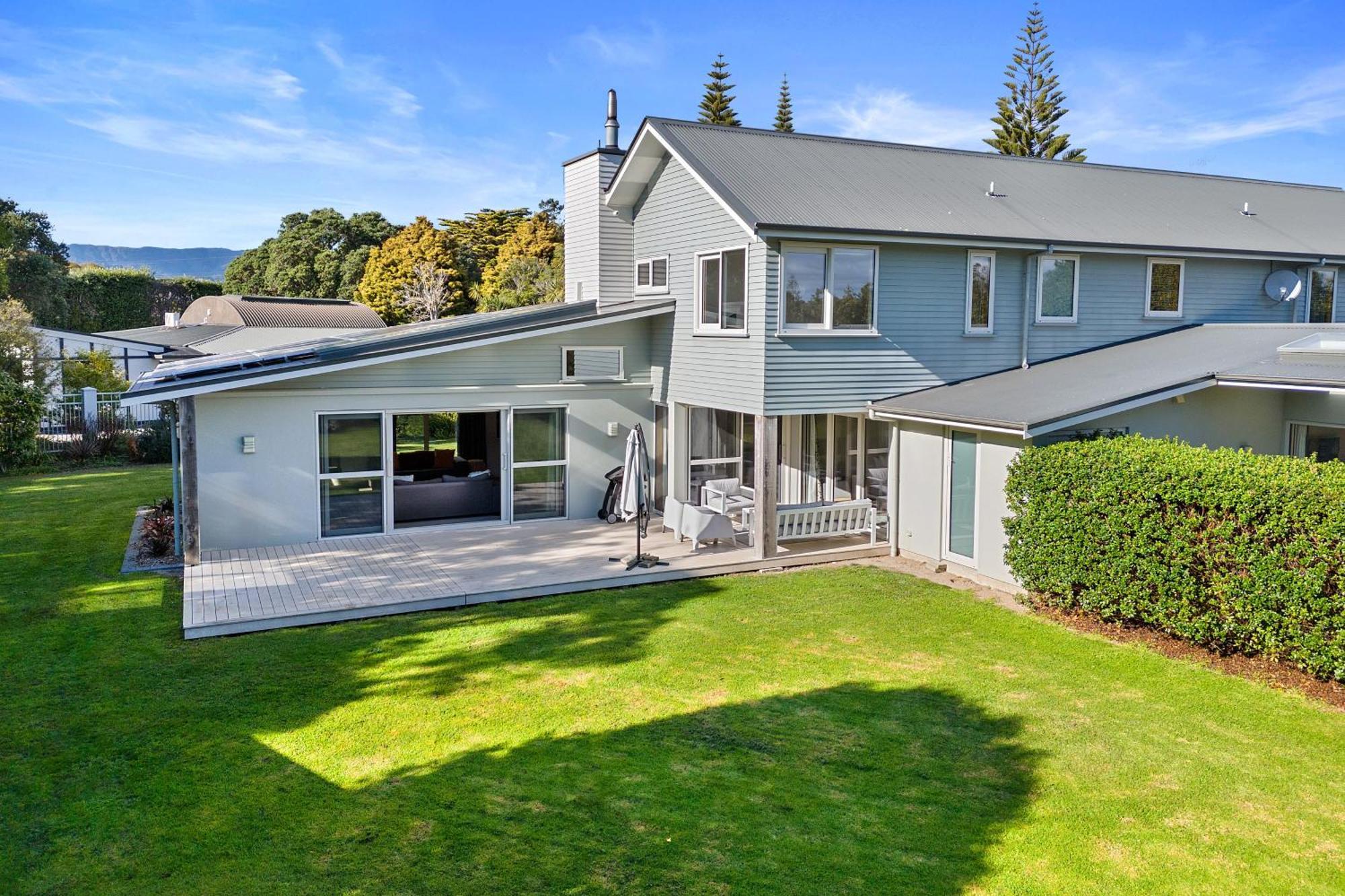 Anam Cara Gardens Luxury Villa Private Bedrooms And Ensuite Bathrooms Sleeps 9 Otaki Exterior photo